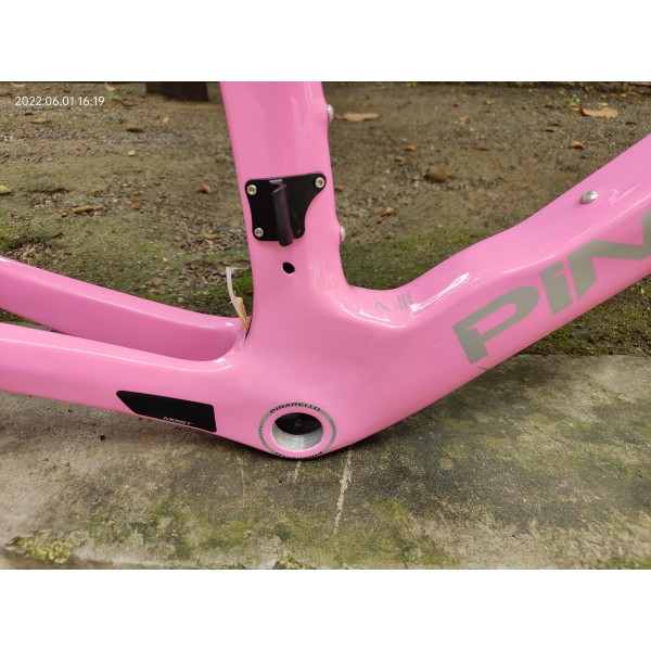 pink pinarello bike